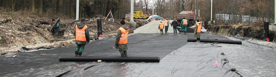 Geomříže při výstavbě silnice