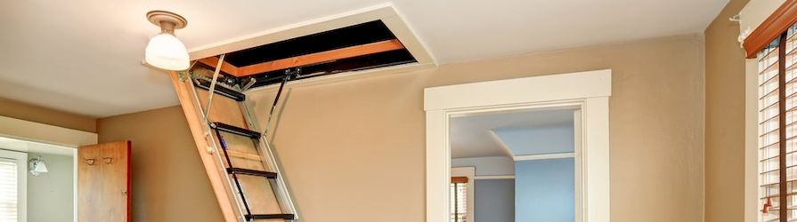 Půdní schody s výlezem na půdu