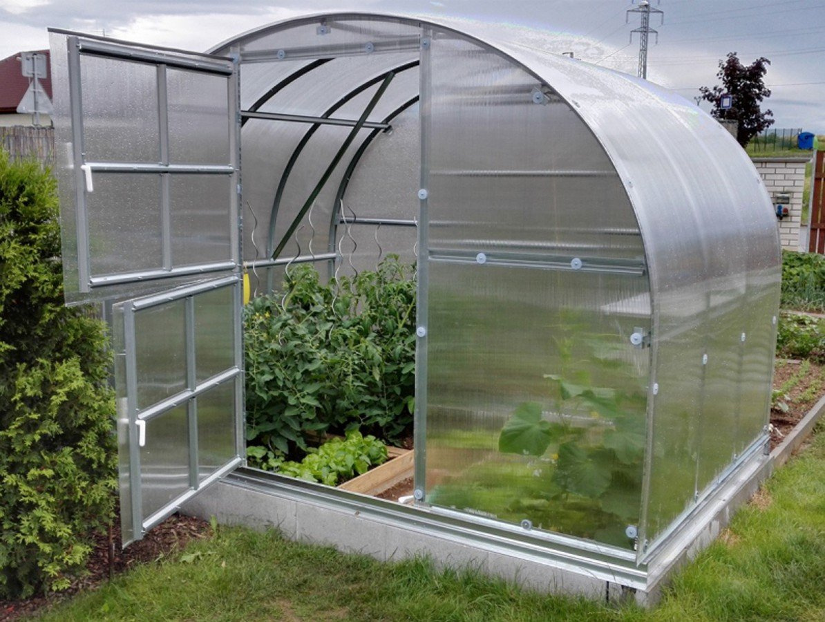 GEOMAT Obloukový skleník z polykarbonátu Gardentec Classic Profi 4 x 3 m, tl. polykarbonátu 6 mm