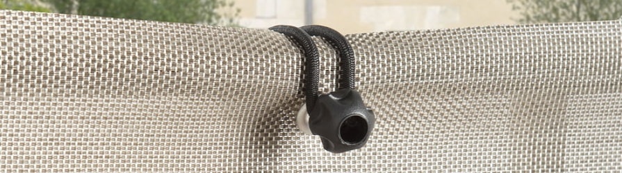 Spojovací materiál pro upevnění stínící tkaniny