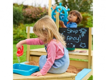 Dětské hřiště s pískovištěm pirátská loď