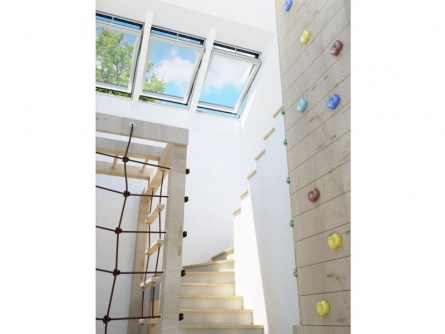 IGC1 I22, 3sklo, Uw=1,0, kyvné, dálkové ovládání