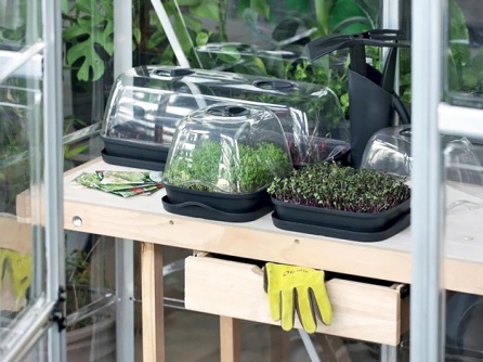 Respana Table Greenhouse