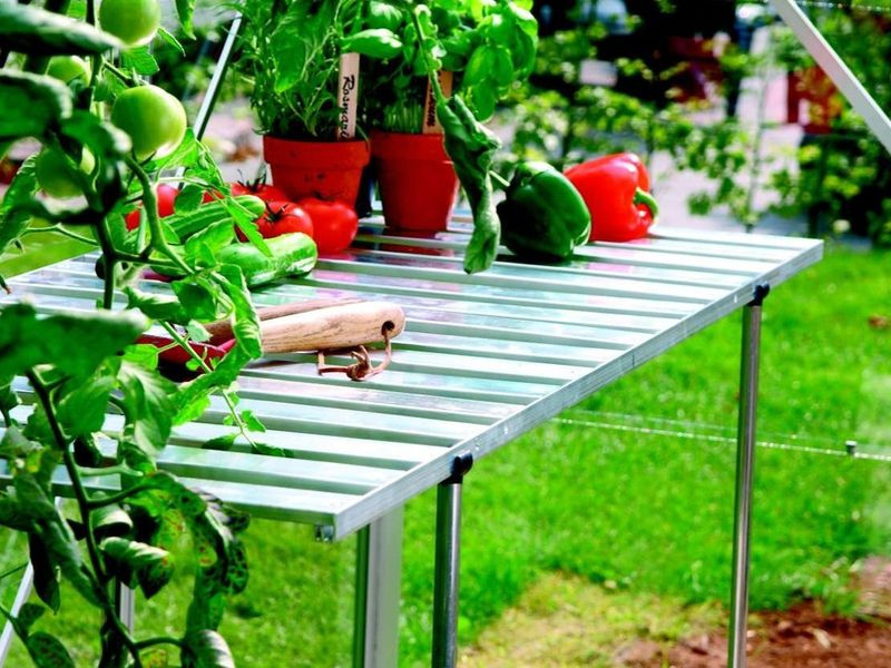 GEOMAT Sklopná AL polička pro zahradní skleníky Vitavia, 120×52×77 cm (stříbrná)