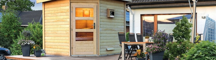 Venkovní sauna na zahradě