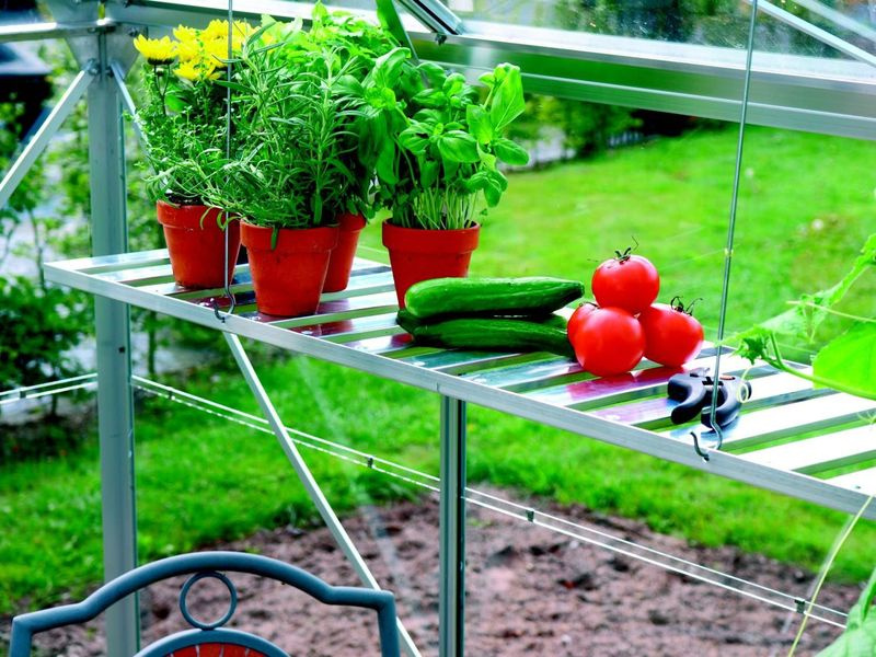 GEOMAT Závěsná AL polička do zahradních skleníků Vitavia, 120×29 cm (šedá)